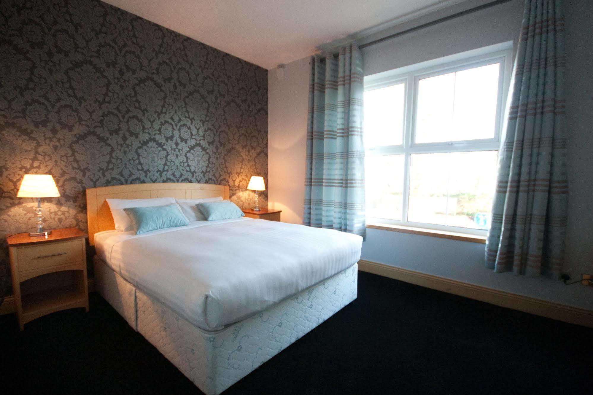 לינה וארוחת בוקר סוורדס Dublin Airport Manor By Thekeycollections מראה חיצוני תמונה