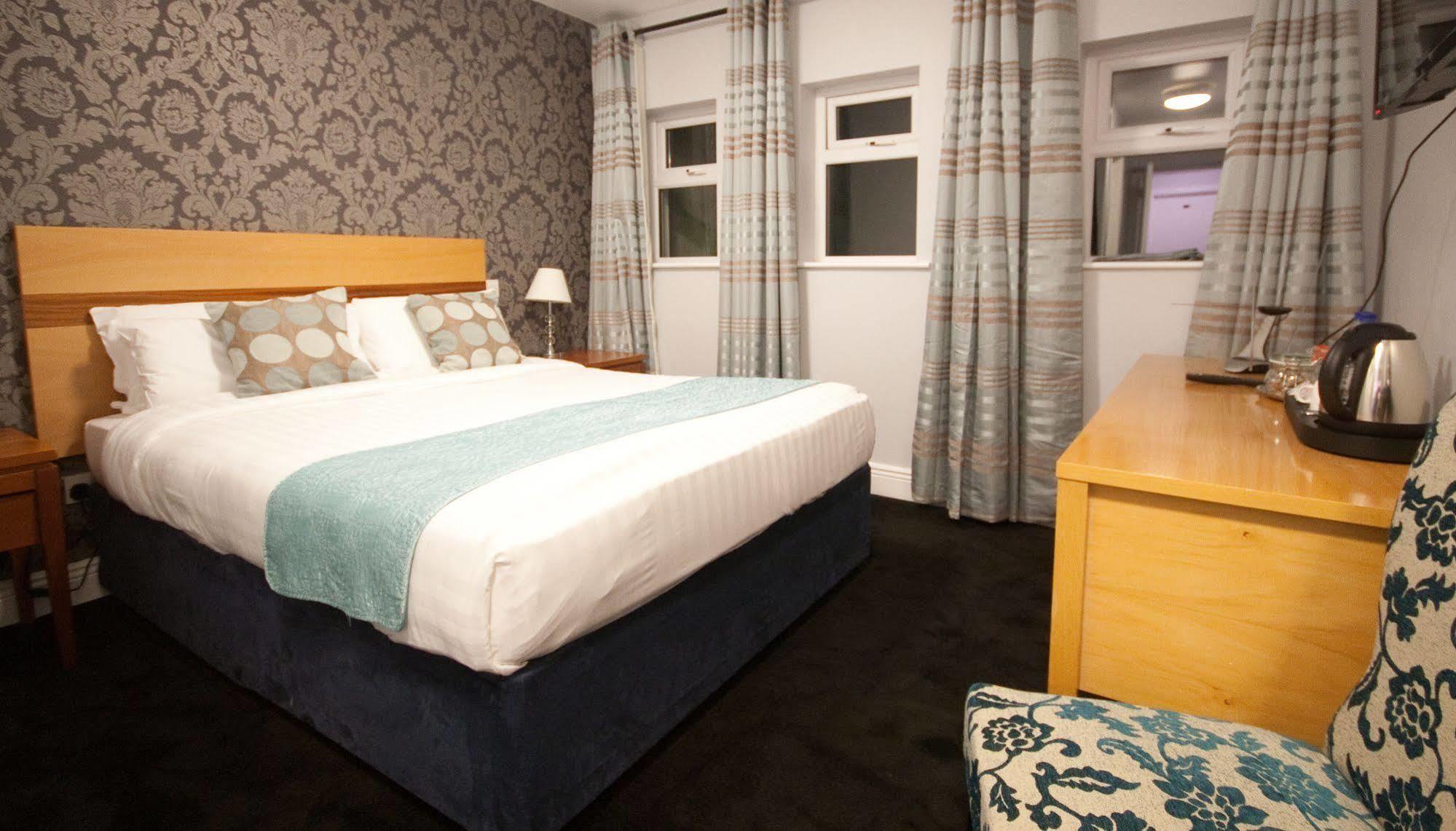 לינה וארוחת בוקר סוורדס Dublin Airport Manor By Thekeycollections מראה חיצוני תמונה