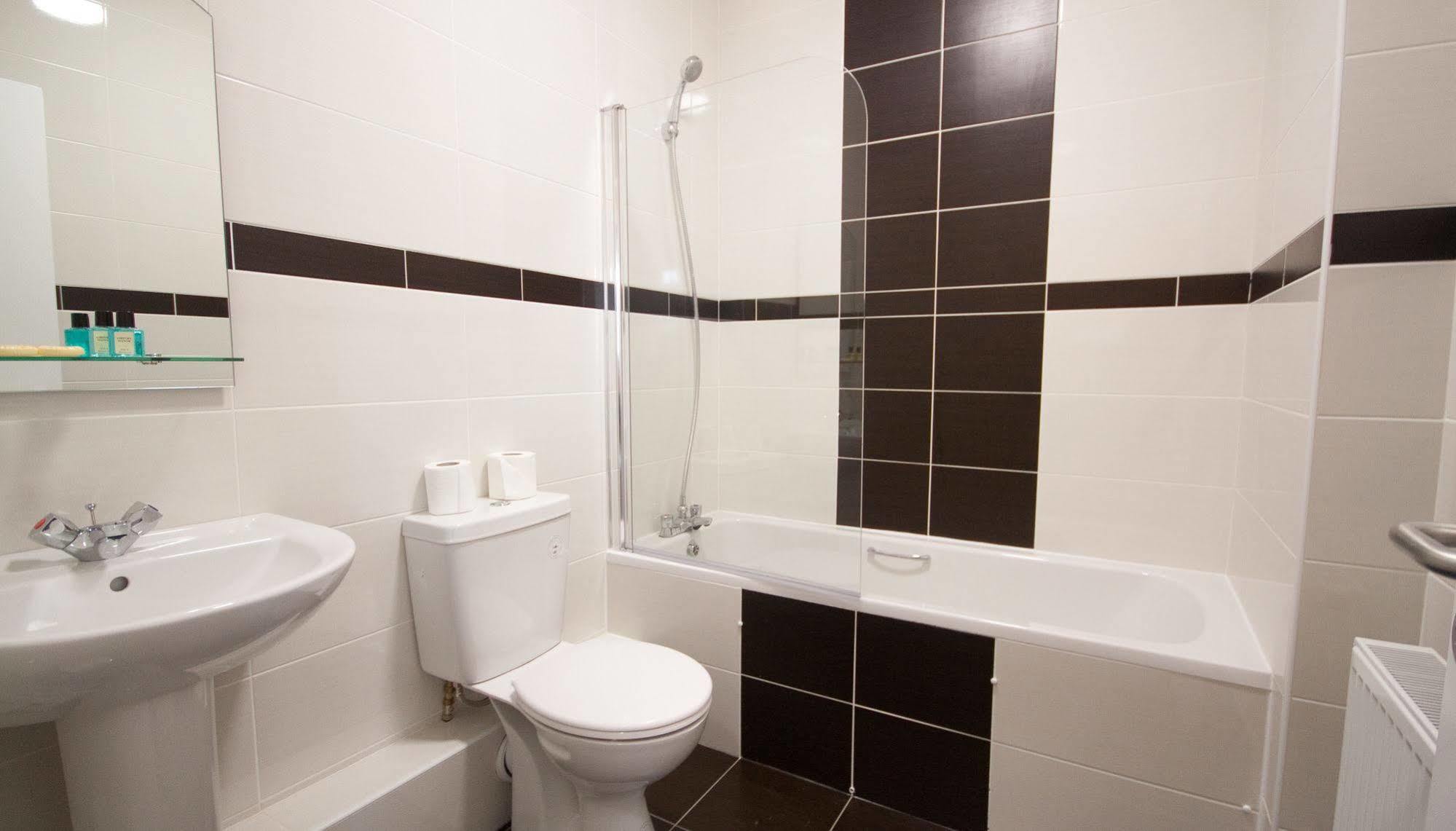 לינה וארוחת בוקר סוורדס Dublin Airport Manor By Thekeycollections מראה חיצוני תמונה