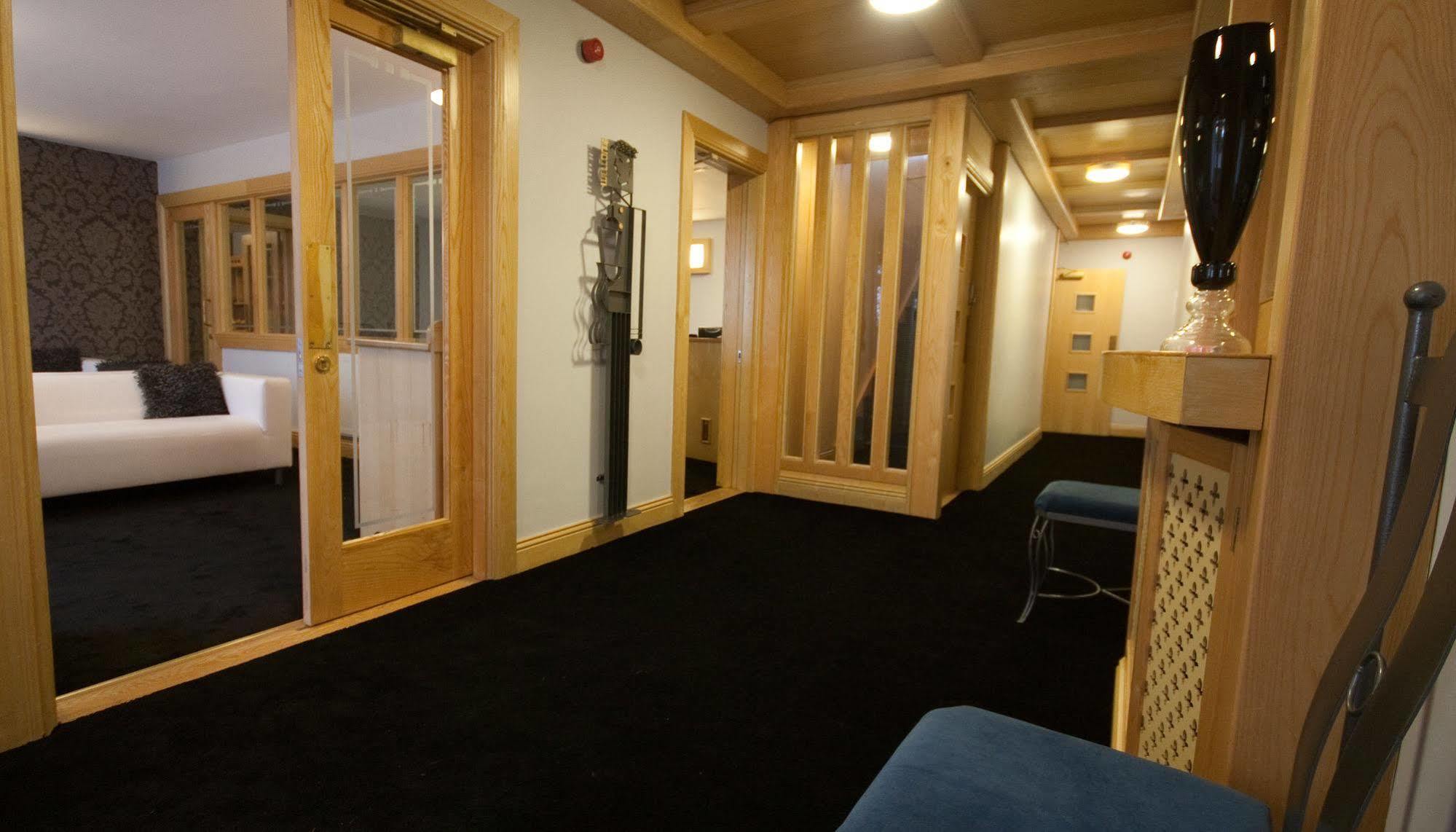 לינה וארוחת בוקר סוורדס Dublin Airport Manor By Thekeycollections מראה חיצוני תמונה