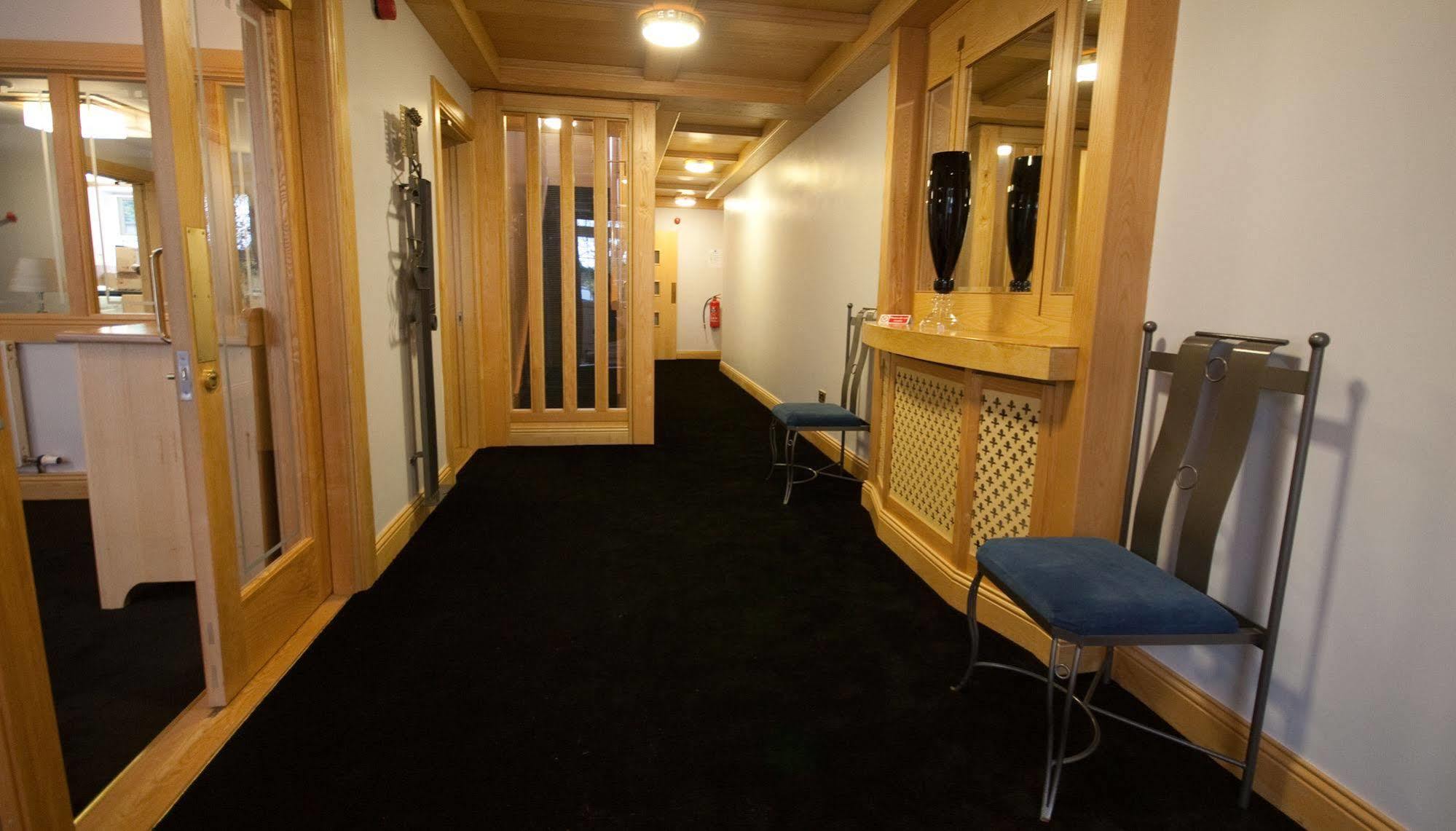 לינה וארוחת בוקר סוורדס Dublin Airport Manor By Thekeycollections מראה חיצוני תמונה