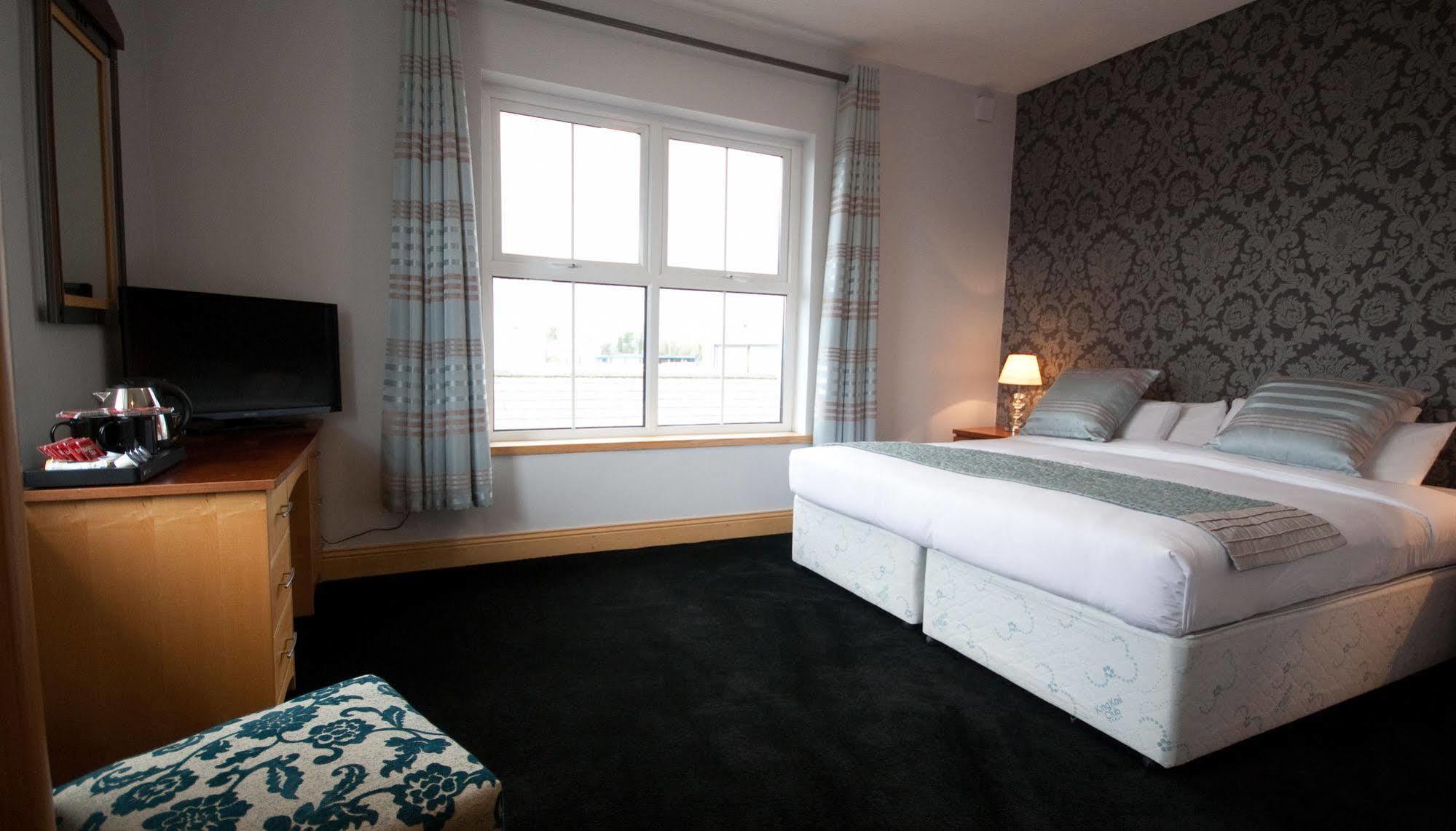 לינה וארוחת בוקר סוורדס Dublin Airport Manor By Thekeycollections מראה חיצוני תמונה