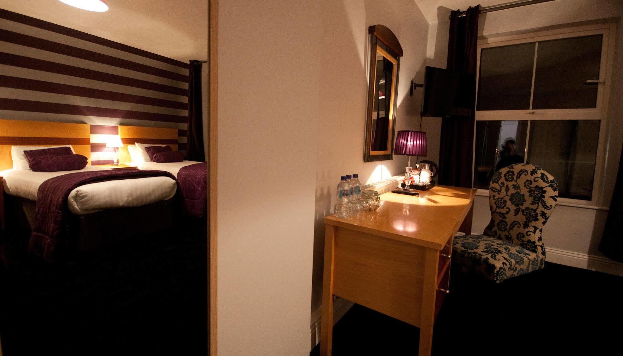 לינה וארוחת בוקר סוורדס Dublin Airport Manor By Thekeycollections מראה חיצוני תמונה